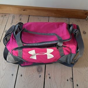Under Amour NWOT duffle bag 16”L x 10”W x 10”H